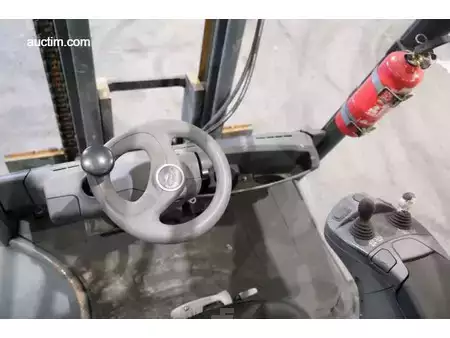 Dieselový VZV 2016  Linde H40D-02 (10)