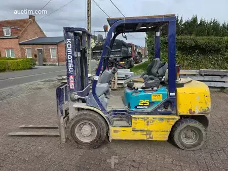 Dieselstapler 2004  Komatsu FD25T-14 (10)
