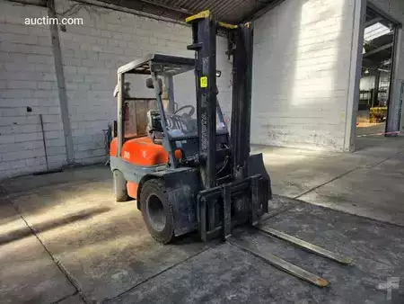 Empilhador diesel 1995  Toyota 02 6FDF 30 (3)