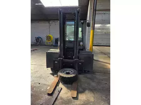 Carrelli elevatori diesel 2011  Jungheinrich DFG545 (3)