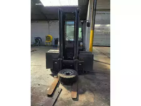 Carrelli elevatori diesel 2011  Jungheinrich DFG545 (4)