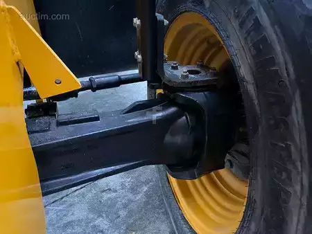 Verreikers (vast) 2015  JCB 531-70 (29)