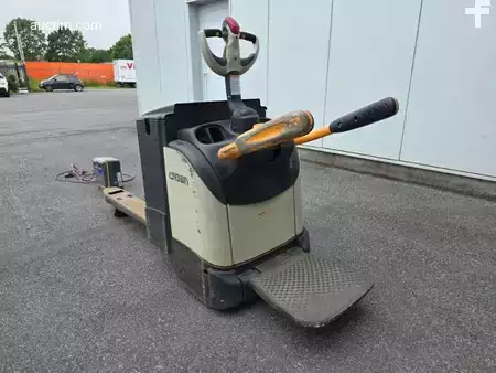 Nízkozdvižný vozík 2016  Crown WT3040-2.0 (2)