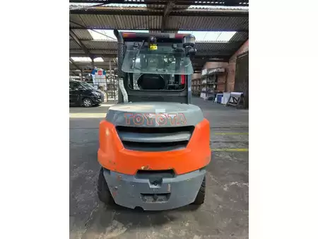 Diesel truck 2017  Toyota Tonero 50 40-8FD45N (10)