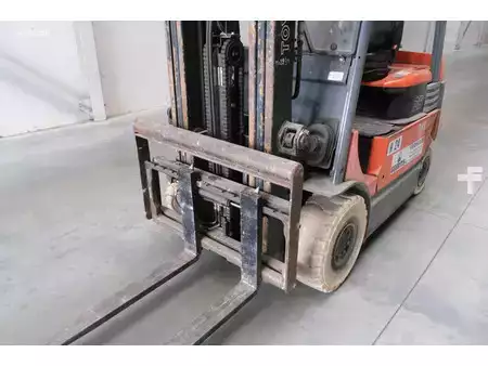 4-wiel elektrische heftrucks 2007  Toyota 7FBMF25 (26)