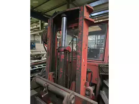 Diesel heftrucks 1979  BRAUD&FAUCHEUX MB25P (10)