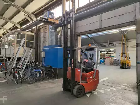 3-wiel elektrische heftrucks 2006  BT C3E100R (2)