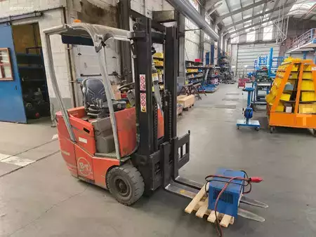 3-wiel elektrische heftrucks 2006  BT C3E100R (6)