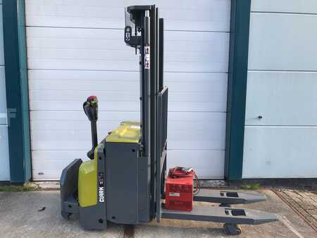 Ruční vysokozdvižný vozík 2014 Clark SX16 (4)