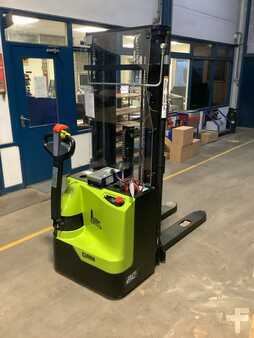 Ruční vysokozdvižný vozík 2025 Clark SWX16i (1)