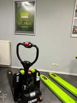 Nízkozdvižný vozík 2024 Clark LWIo15 (2)