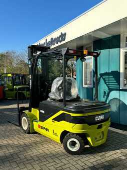 Elektro čtyřkolový VZV 2024 Clark SE35 (4)