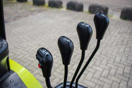 Elektro čtyřkolový VZV 2025  Clark S35XE (5)