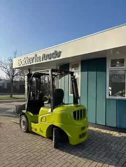 Diesel truck 2016  Clark GTS25D (3)