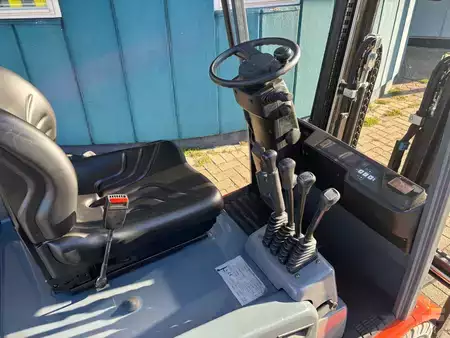 Elektro tříkolové VZV 2019  Toyota 7FBEST15 (4)