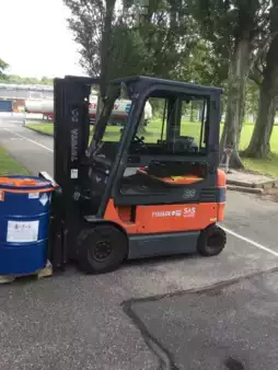 4-wiel elektrische heftrucks 2010  Toyota 7FBMF25 (1)
