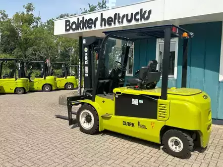 Elektro čtyřkolový VZV 2025  Clark GEX50 (3)