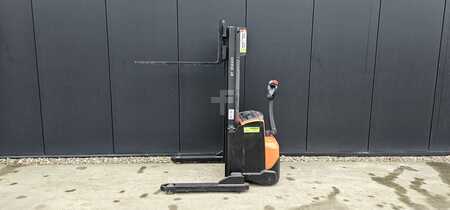 Ruční vysokozdvižný vozík 2016 BT SWE12S Breedspoor (3)