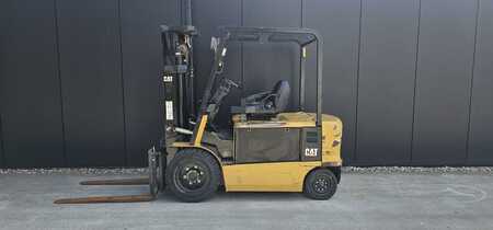 Elektryczne 4-kołowe 2010  CAT Lift Trucks EP35K-PAC (2)