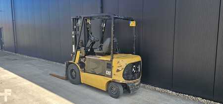 Elektryczne 4-kołowe 2010  CAT Lift Trucks EP35K-PAC (4)