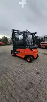 Elektryczne 4-kołowe 2015  Linde E 40 HL-01/600 (3)