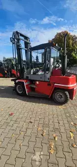 Diesel truck 2003  Kalmar DCD55-6 (2)