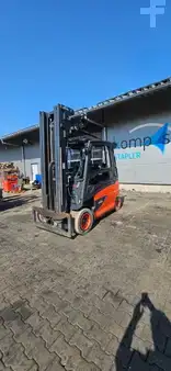 Elektryczne 4-kołowe 2019  Linde E 40 HL-01/600 (1)