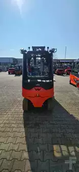 Elektryczne 4-kołowe 2019  Linde E 40 HL-01/600 (2)