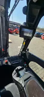 Elektryczne 4-kołowe 2019  Linde E 40 HL-01/600 (8)