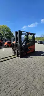 Elektryczne 4-kołowe 2019  Linde E 30 HL-01/600 (1)