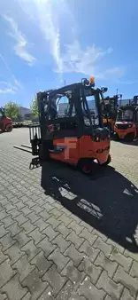 Elektryczne 4-kołowe 2019  Linde E 30 HL-01/600 (2)