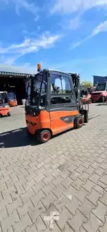 Elektryczne 4-kołowe 2021  Linde E 30 HL-01/600 (4)