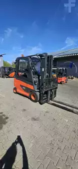 Elektryczne 4-kołowe 2021  Linde E 30 HL-01/600 (5)