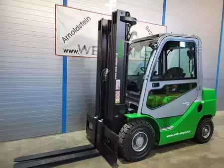 Chariots élévateurs diesel 2023  Cesab M325H-DV (2)