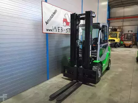 Chariots élévateurs diesel 2023  Cesab M325H-DV (3)