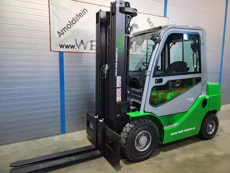 Chariots élévateurs diesel 2023  Cesab M325H-DV (2)