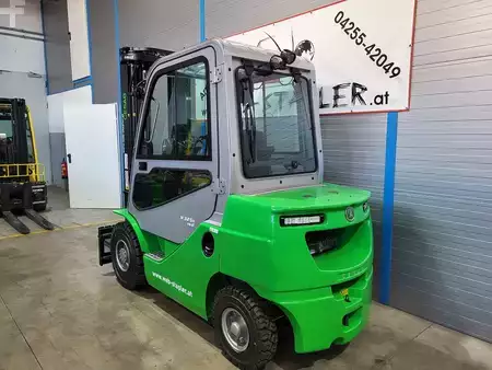 Chariots élévateurs diesel 2023  Cesab M325H-DV (5)