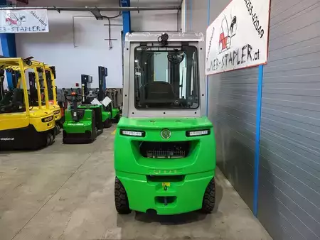 Chariots élévateurs diesel 2023  Cesab M325H-DV (6)
