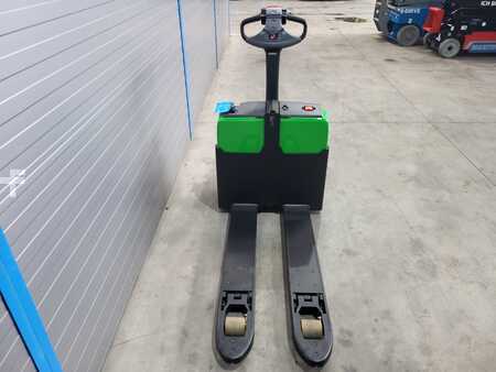 Transpaleta eléctrica 2024  Cesab P216i (4)