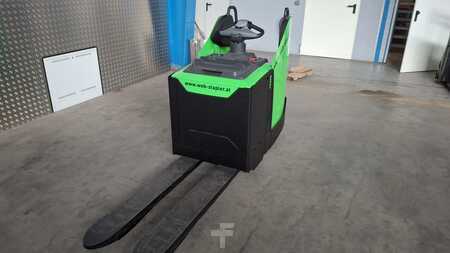 Transpalettes éléctriques 2024  Cesab P320 (3)