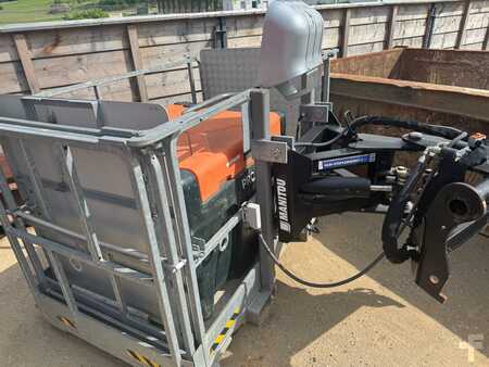 Empilhador telescópico giratório  - Manitou MRT 2470 + Privilege ST4 S1 (8)