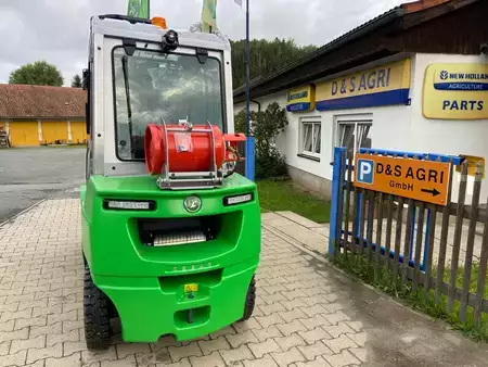 Gázüzemű targoncák 2024  Cesab M325GV (3)