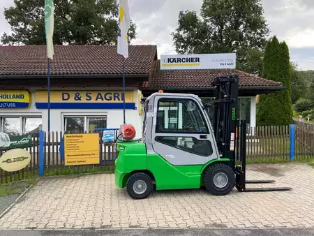 Gázüzemű targoncák 2024  Cesab M325GV (5)