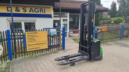 Pallet Stackers 2019  Cesab S214L (1)