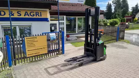 Pallet Stackers 2022  Cesab S214L (1)