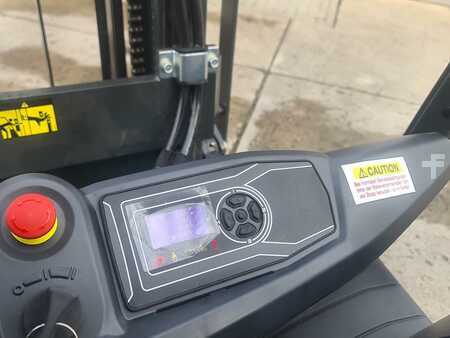 Elektro 4 Rad 2022 Mitsubishi FB25 CN (3)