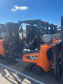 Propane Forklifts 2023  Doosan GC25-9 (1)