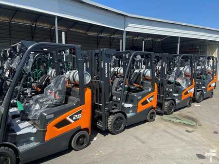 Propane Forklifts 2023  Doosan GC25-9 (1)