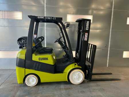 LPG Forklifts 2013  Clark C25C (1) 