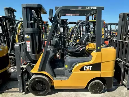 Propane Forklifts 2019 CAT Lift Trucks 2C6000 (1)